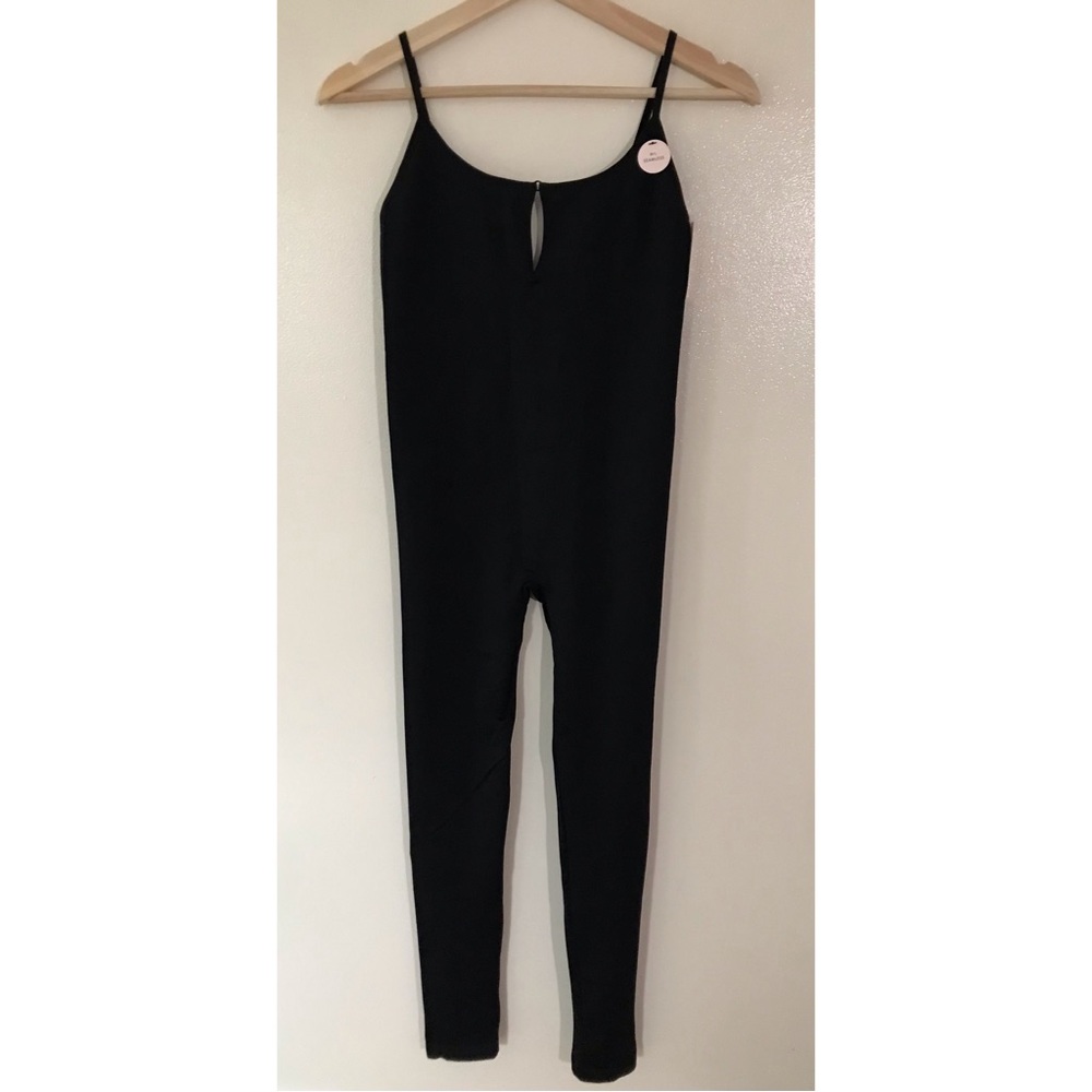 Forever 21 • M/L • Seamless black Keyhole Cami Bodysuit Jumpsuit